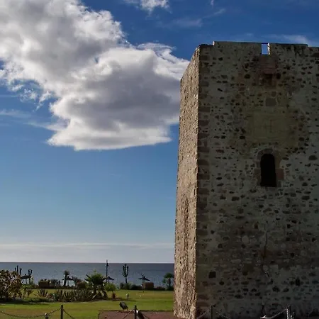 Keywise Family Luxury Infinity & Golf Apartment Estepona