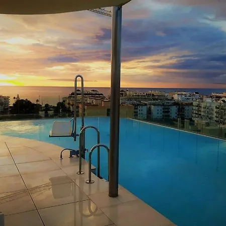 Keywise Family Luxury Infinity & Golf Apartment
