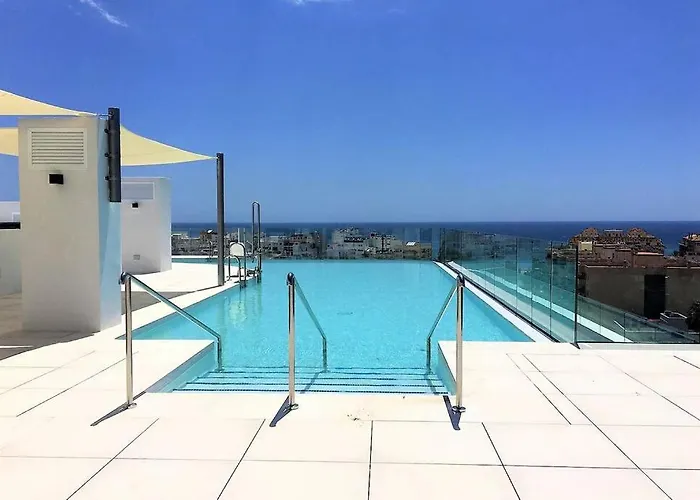 Keywise Family Luxury Infinity & Golf Lägenhet Estepona