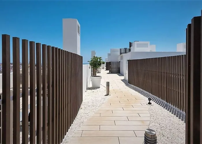 Keywise Family Luxury Infinity & Golf إِستيبونا